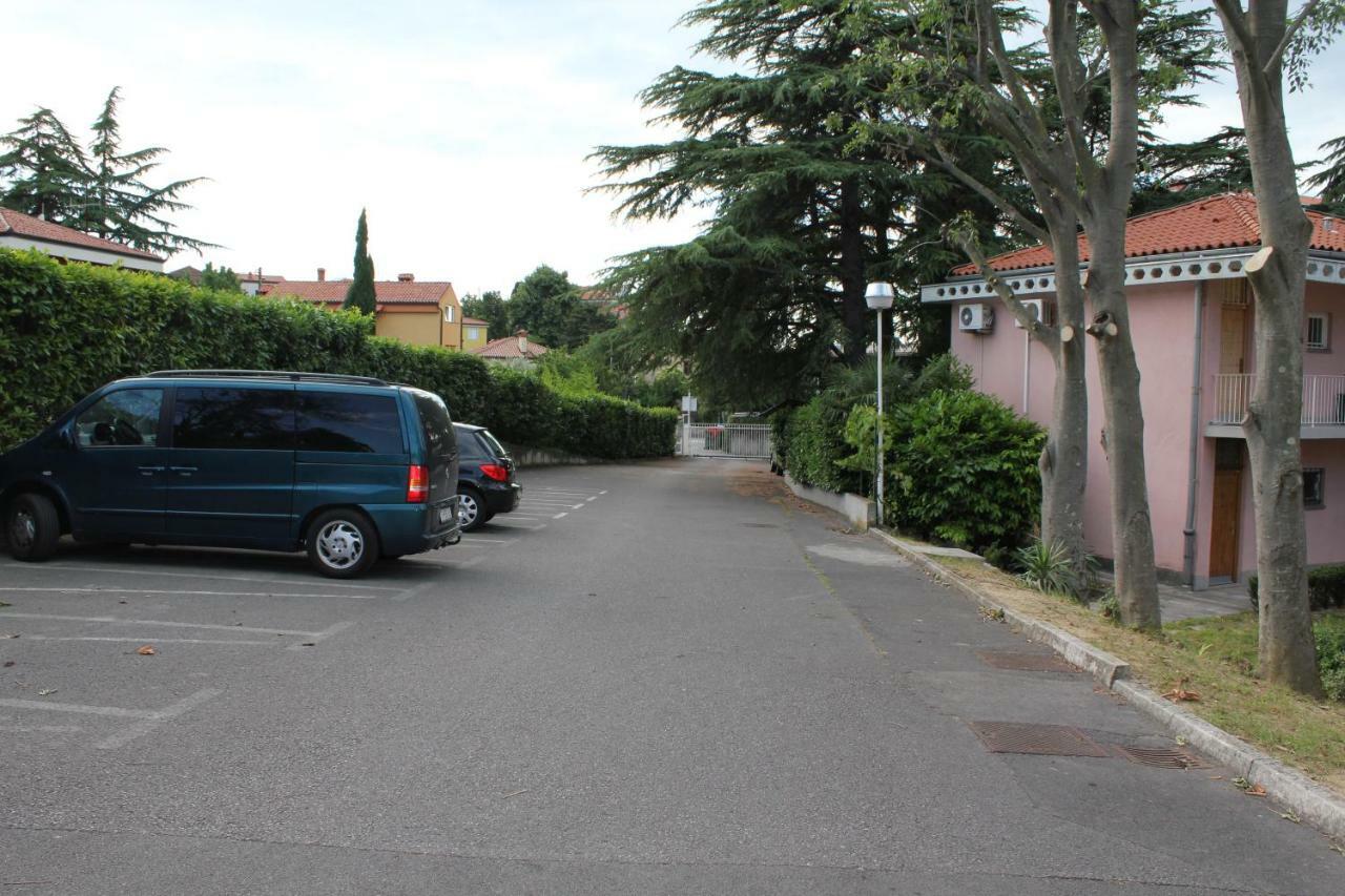 Appartamento Apartmajsko Naselje Zusterna Capodistria Esterno foto